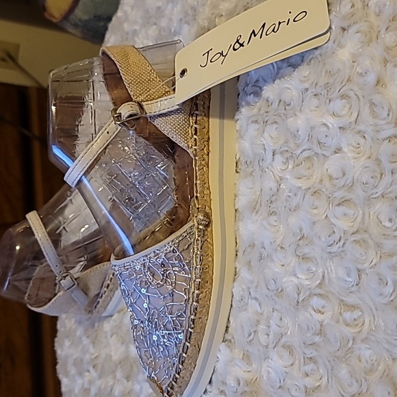 Joy and Mario Silver sling back Espadrilles size 7 (like a 6.5) - Picture 2 of 4